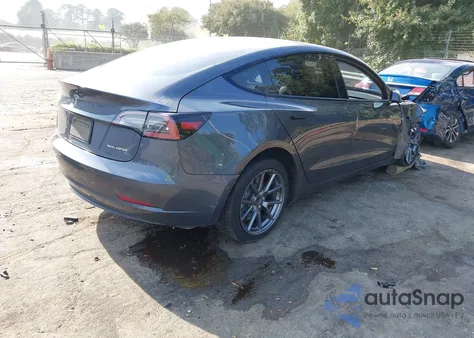 2022 Tesla Model 3 Long Range Dual Motor All-Wheel Drive z USA, uszkodzony, nr VIN 5YJ3E1EB4NF240157